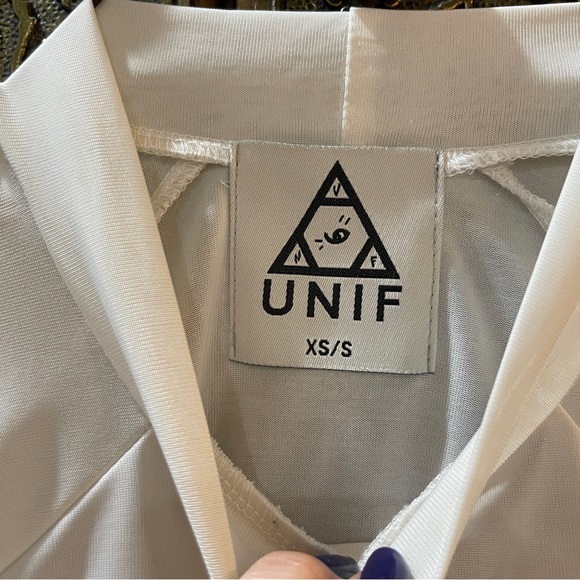 UNIF Cropped White Sheer Tee - Picture 3 of 5